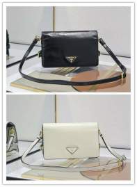 Picture of Prada Handbags _SKUfw167605390fw
